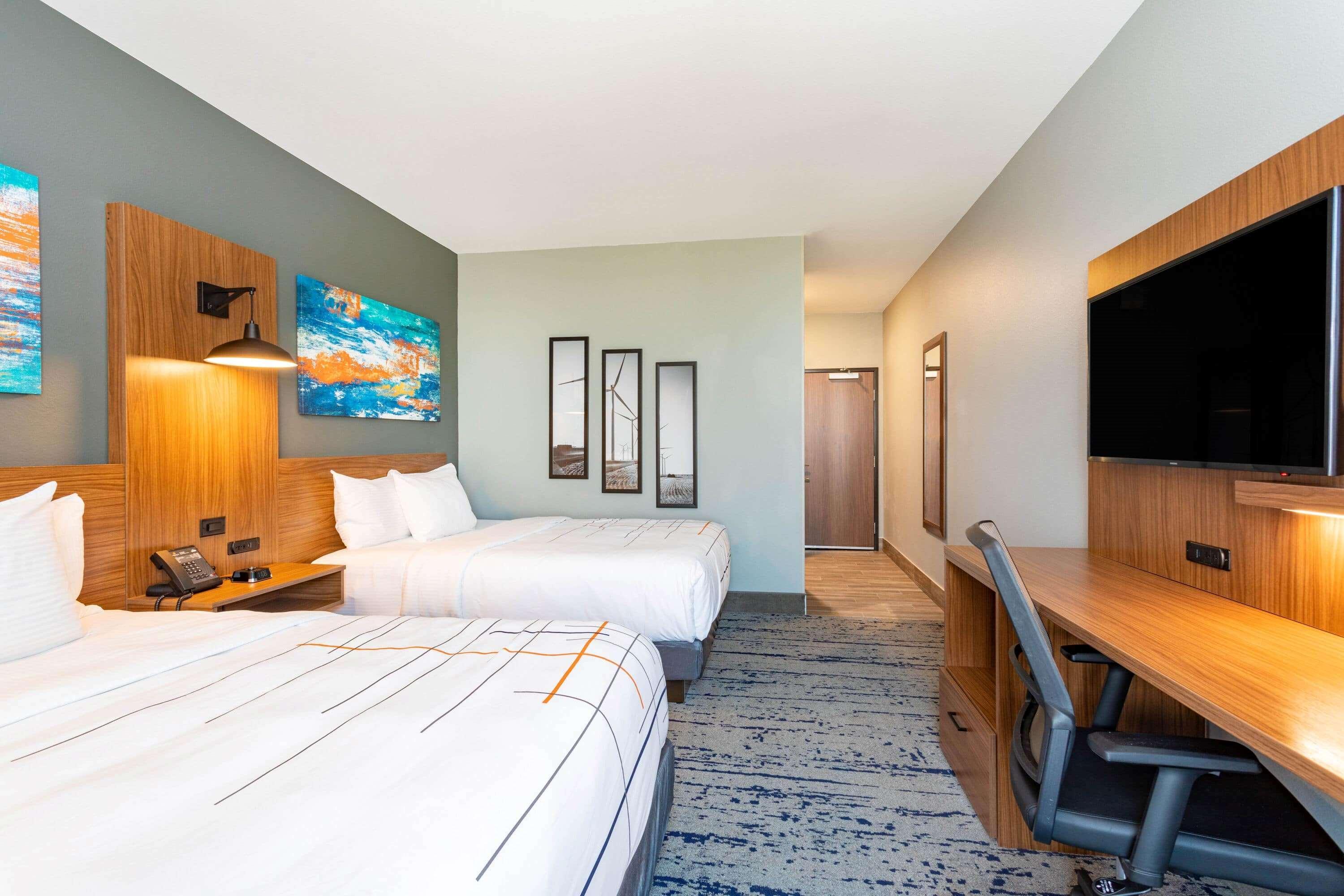 La Quinta Inn & Suites Limon By Wyndham Exterior photo